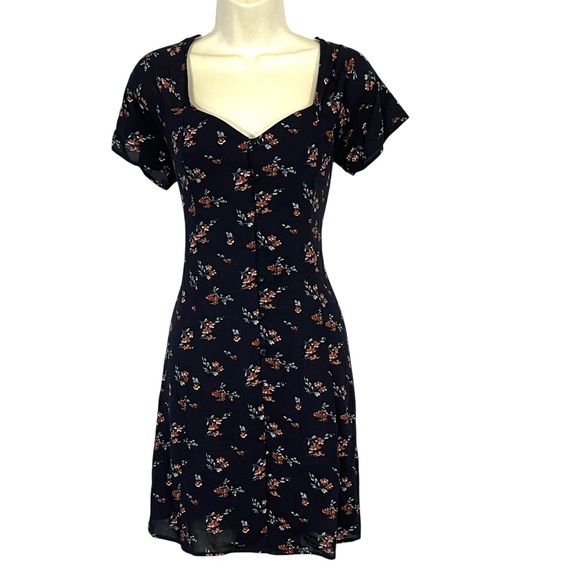 Sky and Sparrow Dresses & Skirts - Black Floral Dress by Sky and Sparrow